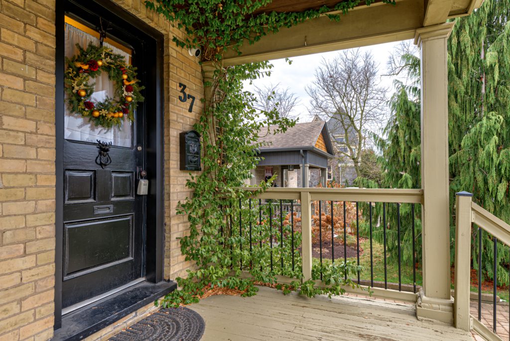 Family buying a home in Kitchener-Waterloo with REALTOR Jenny Domingos